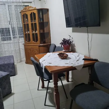 Appartement Freskia Complex Golem *